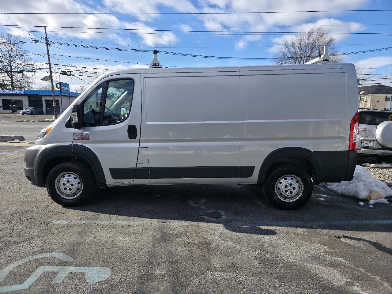 RAM Promaster 1500 Low Roof Tradesman 136-in. WB 2016