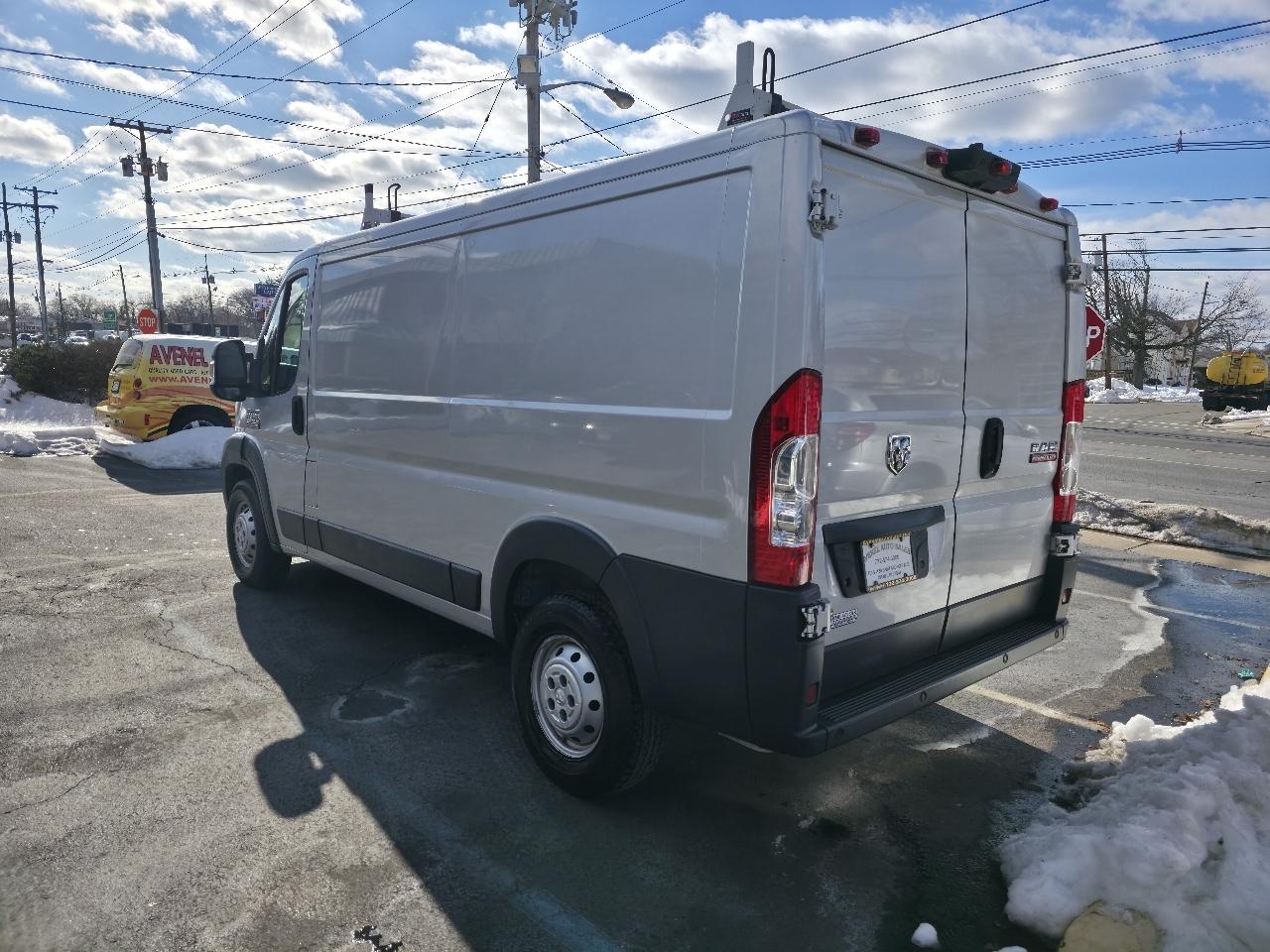 RAM Promaster 1500 Low Roof Tradesman 136-in. WB 2016