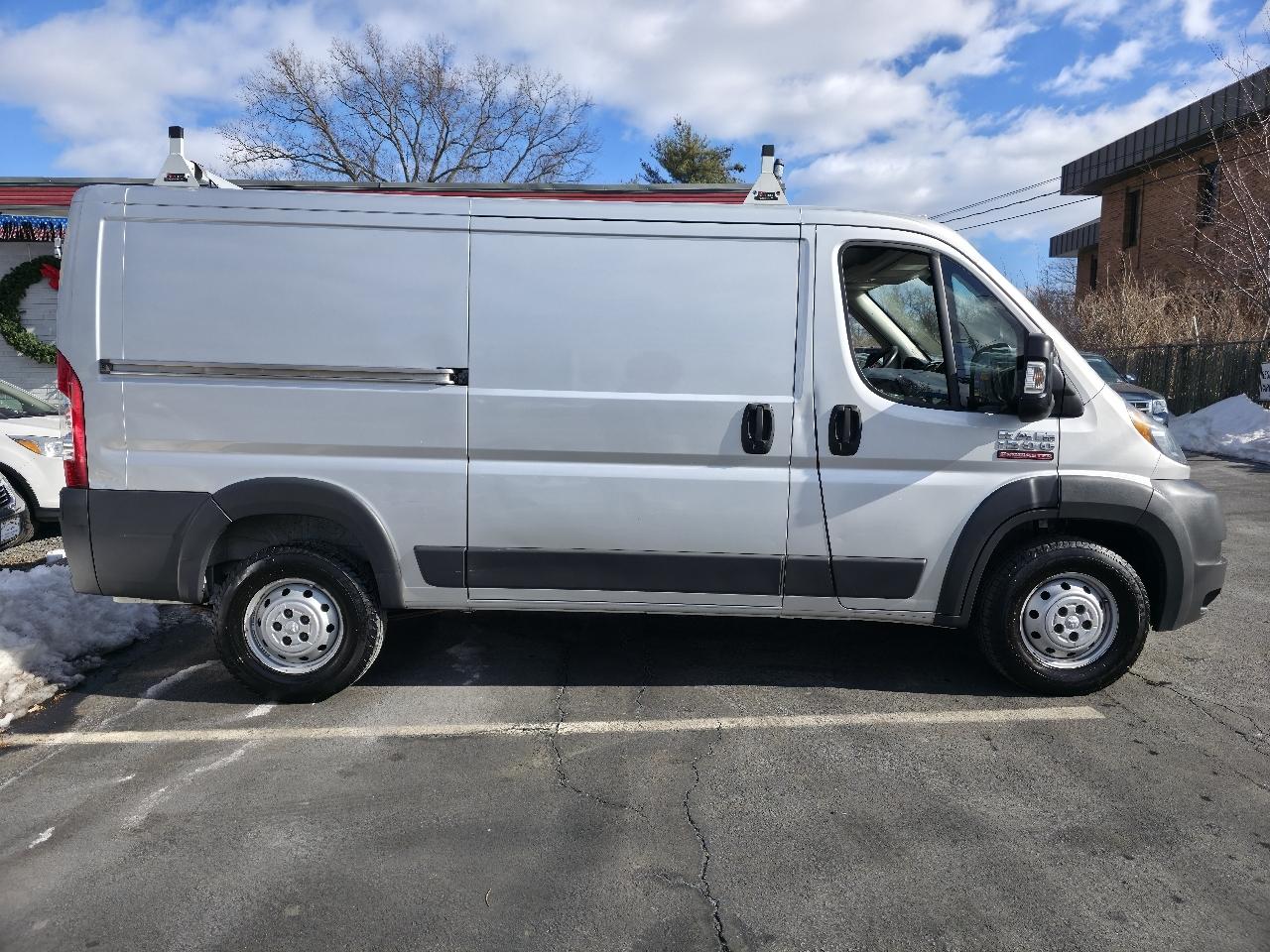RAM Promaster 1500 Low Roof Tradesman 136-in. WB 2016