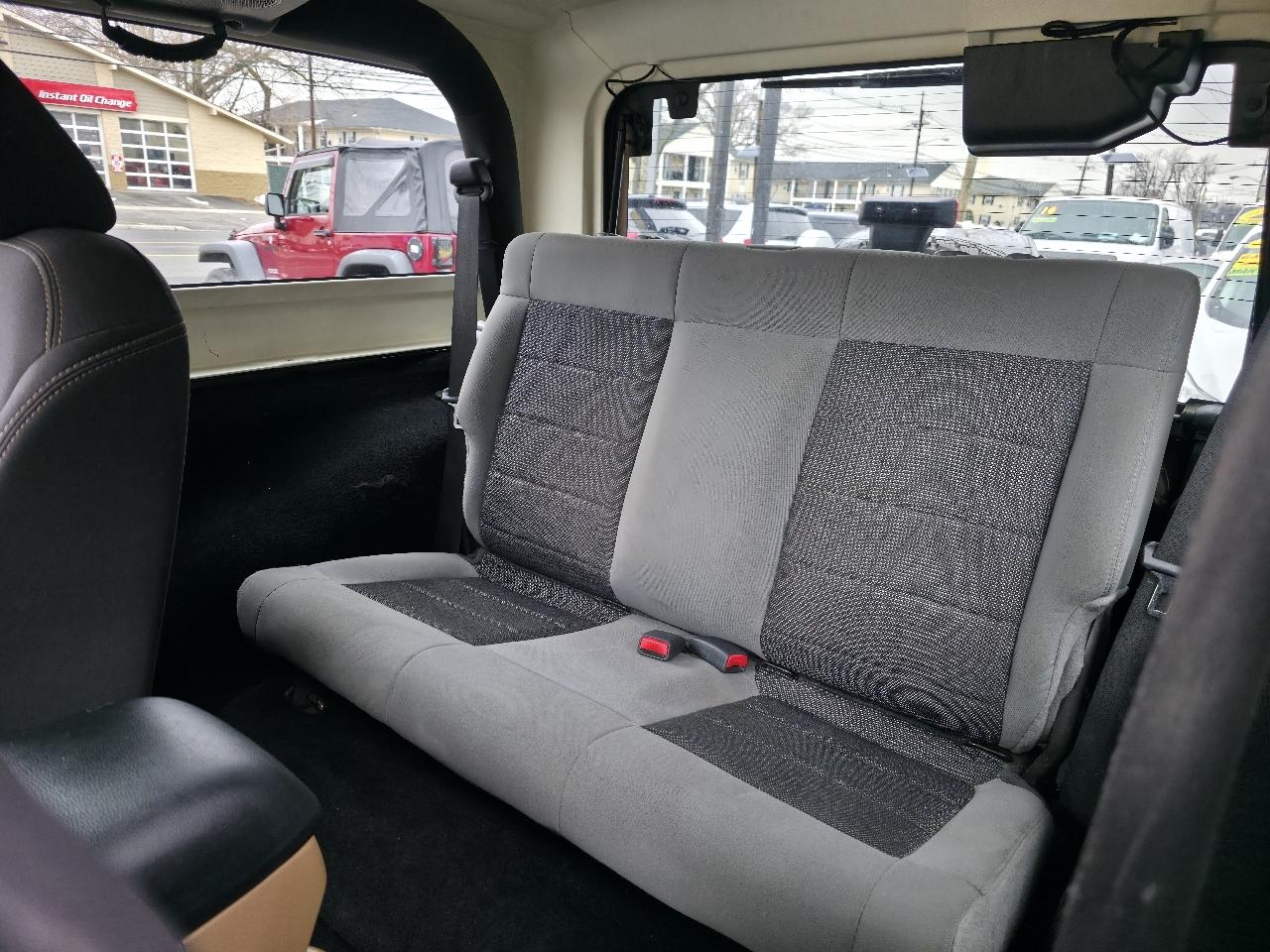 Jeep Wrangler Sahara 4WD 2013