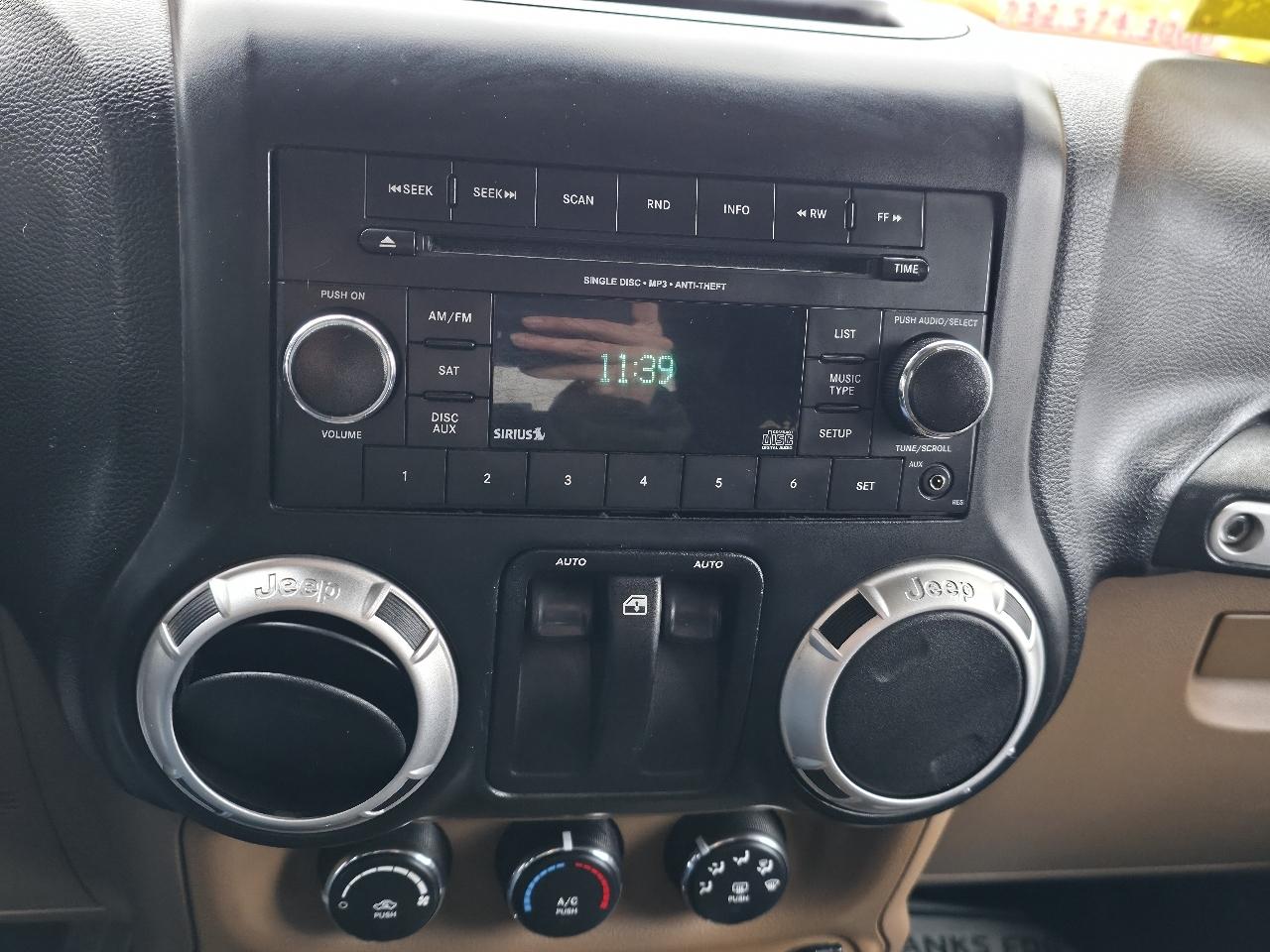 Jeep Wrangler Sahara 4WD 2013