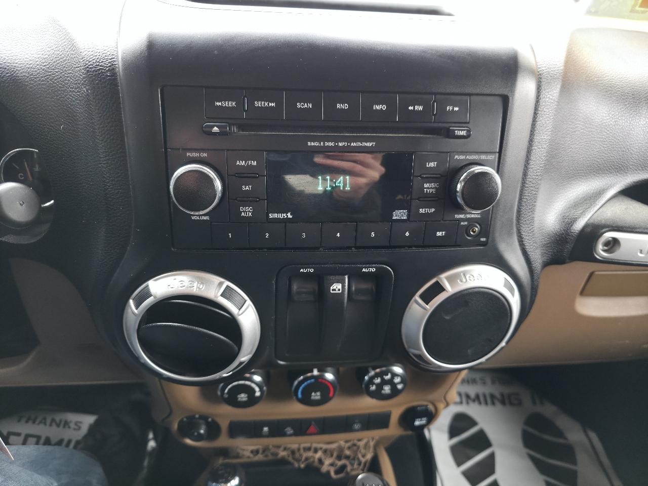 Jeep Wrangler Sahara 4WD 2013