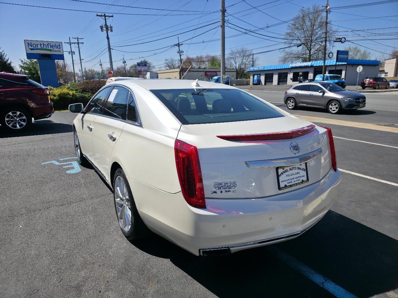 Cadillac XTS Luxury AWD 2014