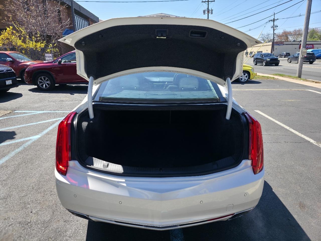 Cadillac XTS Luxury AWD 2014