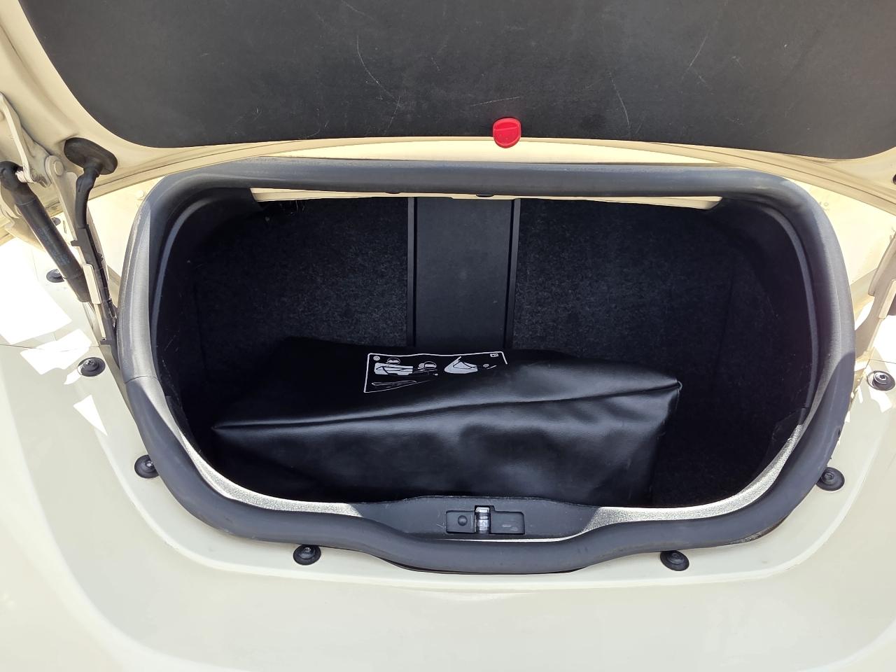 Volkswagen New Beetle S Convertible 2008