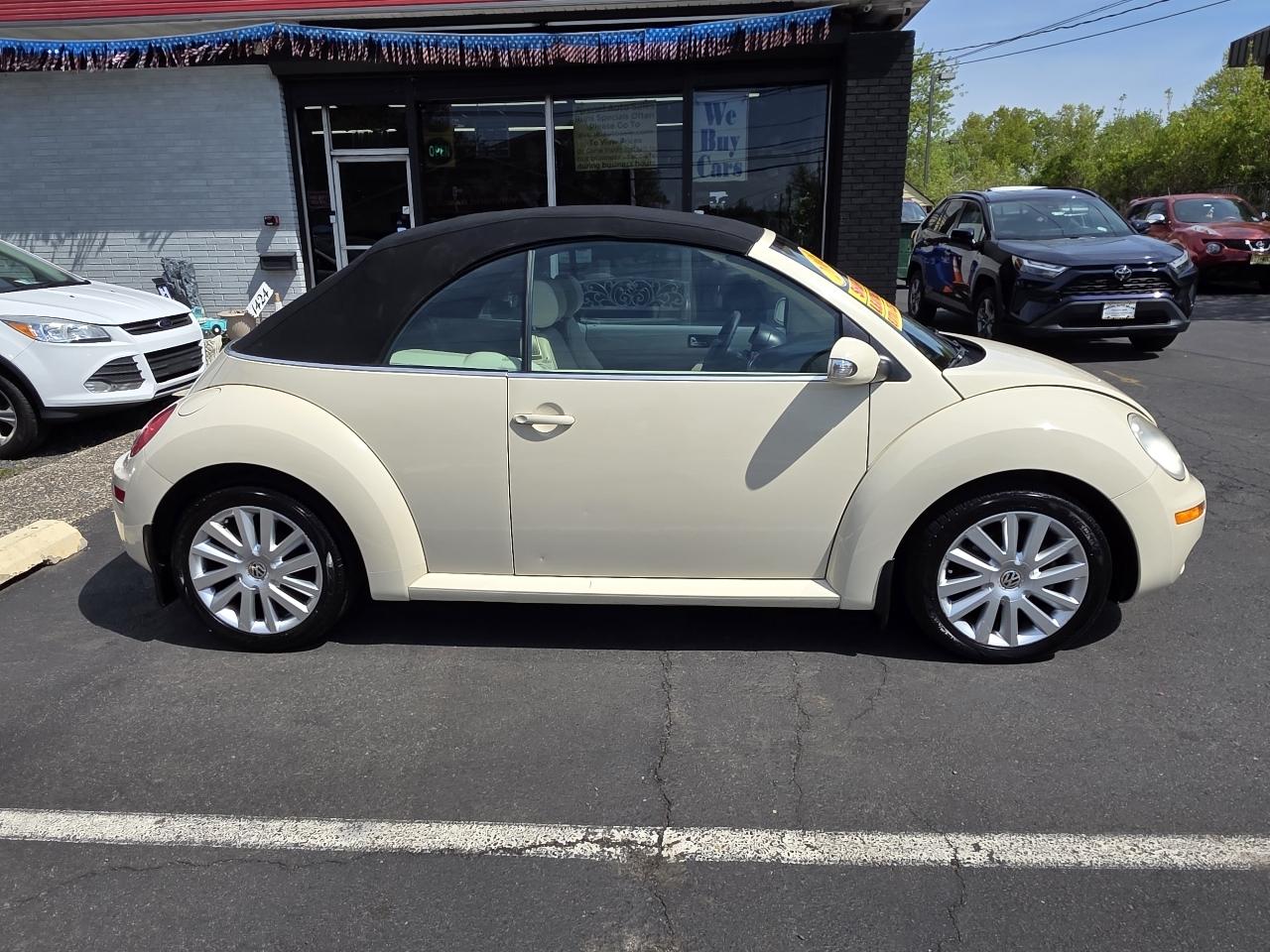 Volkswagen New Beetle S Convertible 2008