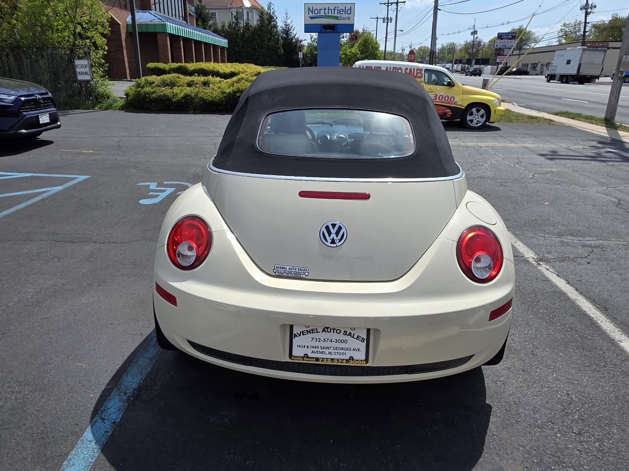 Volkswagen New Beetle S Convertible 2008