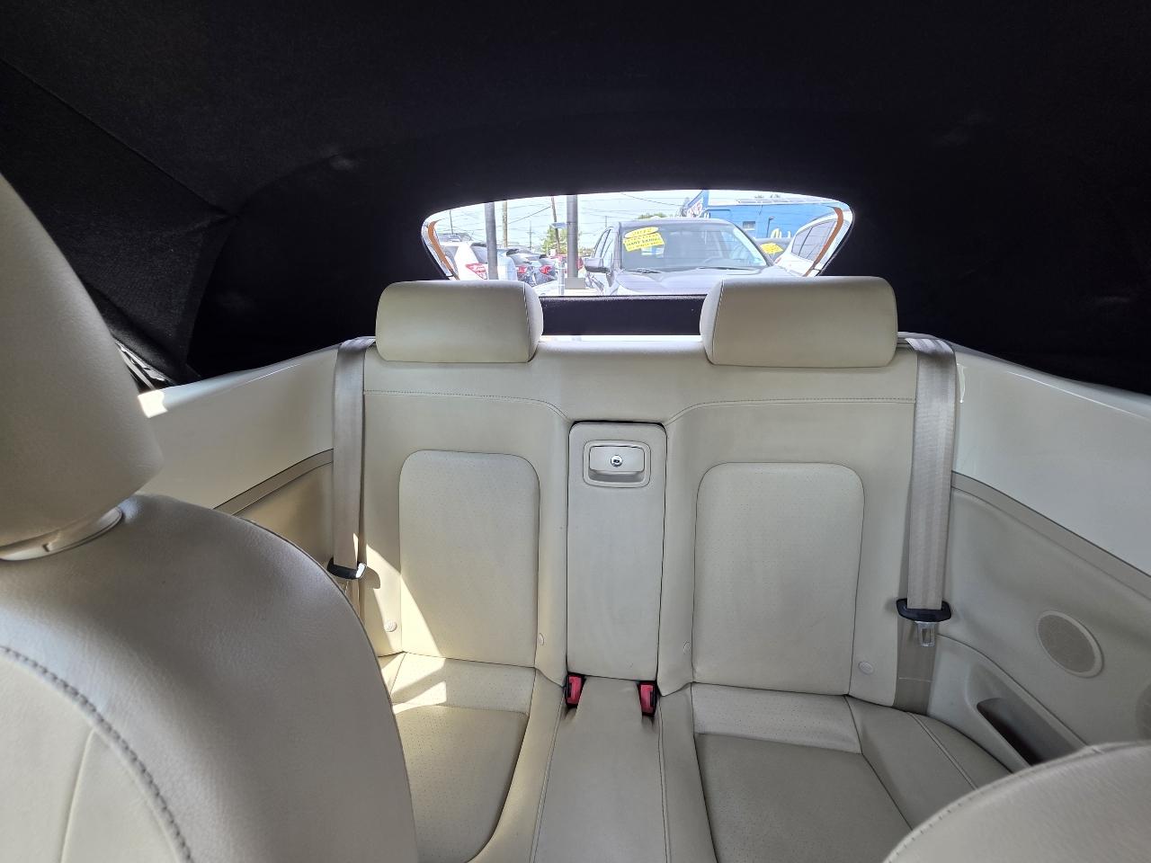 Volkswagen New Beetle S Convertible 2008