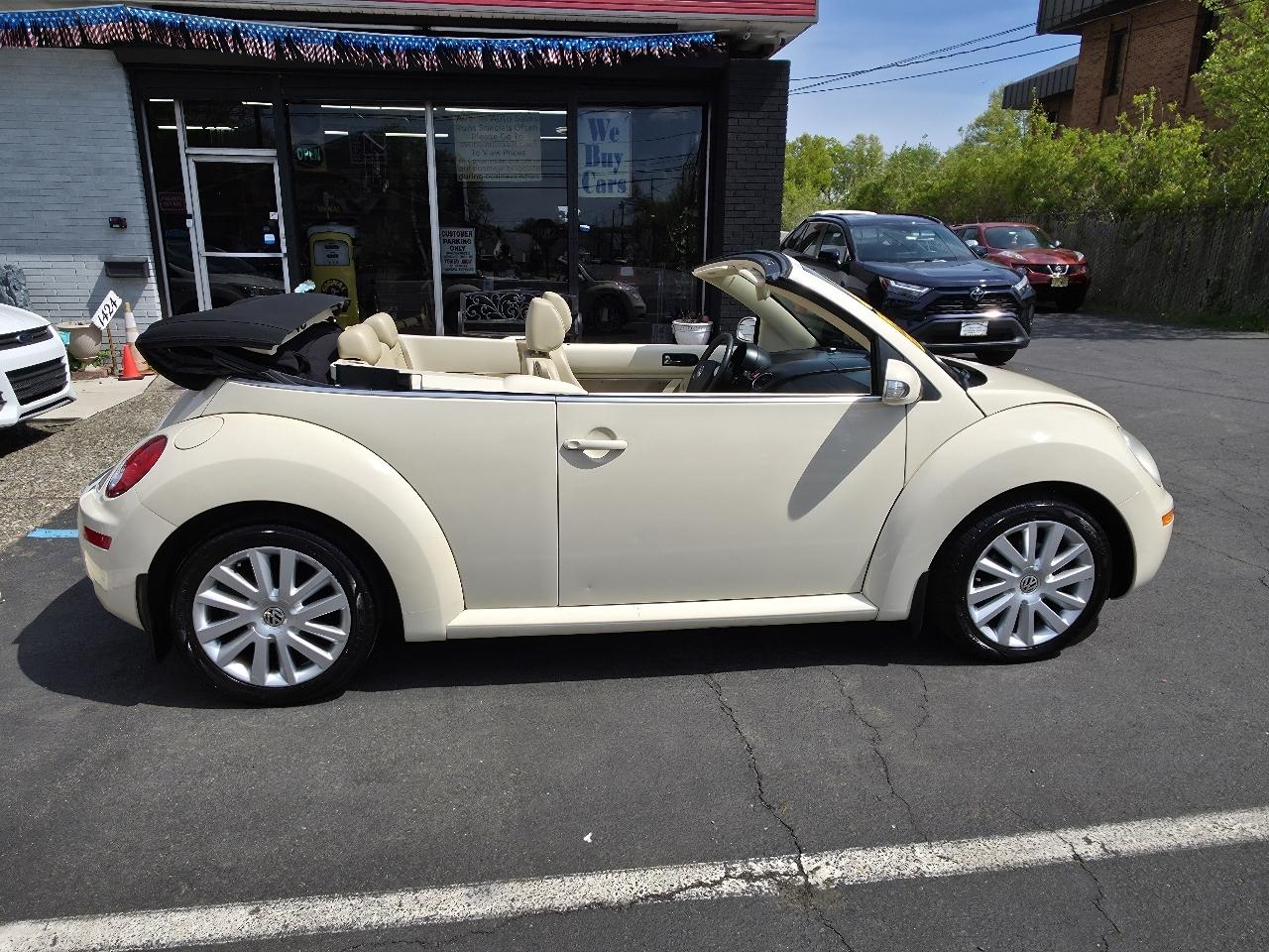 Volkswagen New Beetle S Convertible 2008