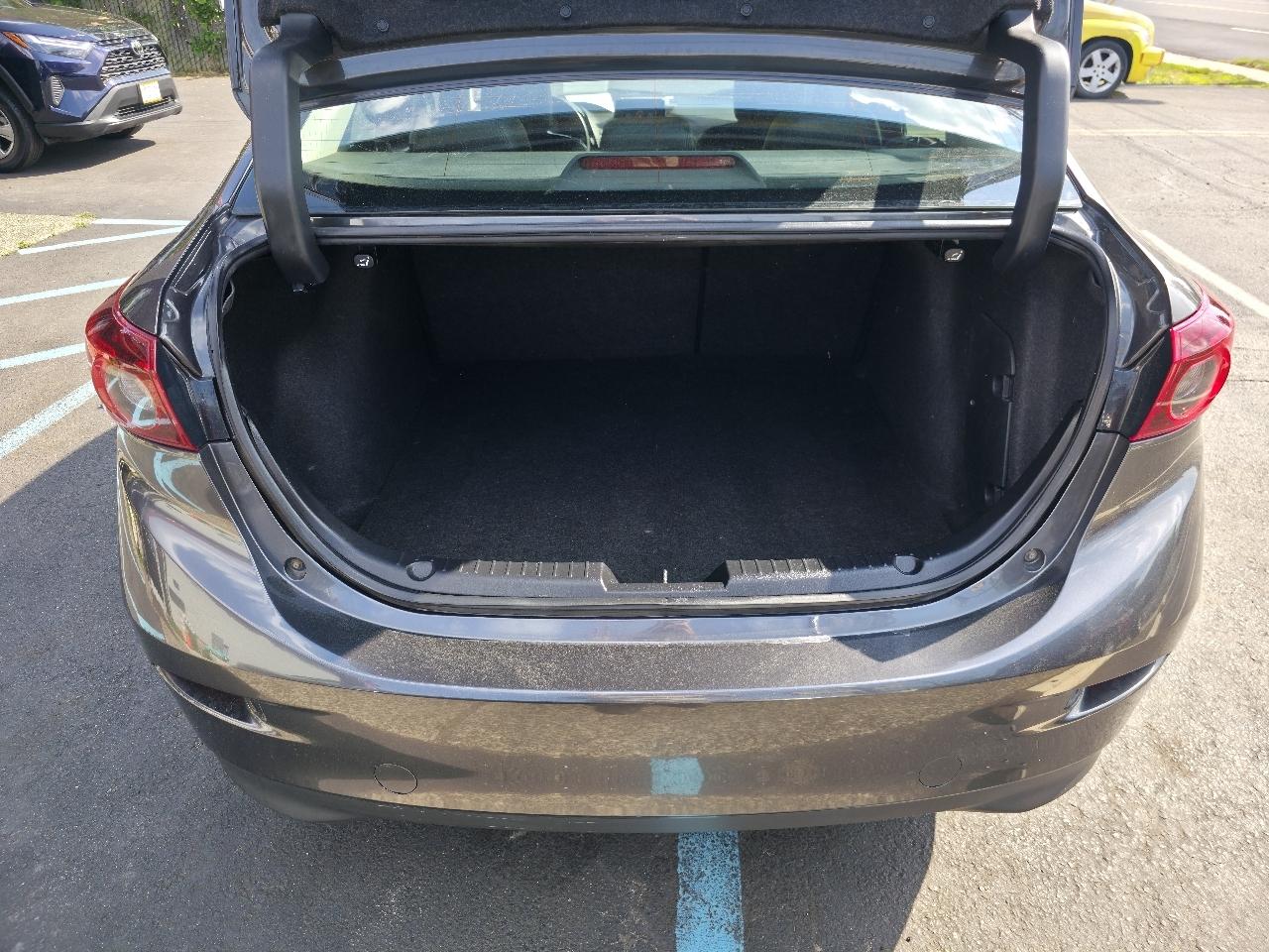 Mazda MAZDA3 s Touring AT 4-Door 2018