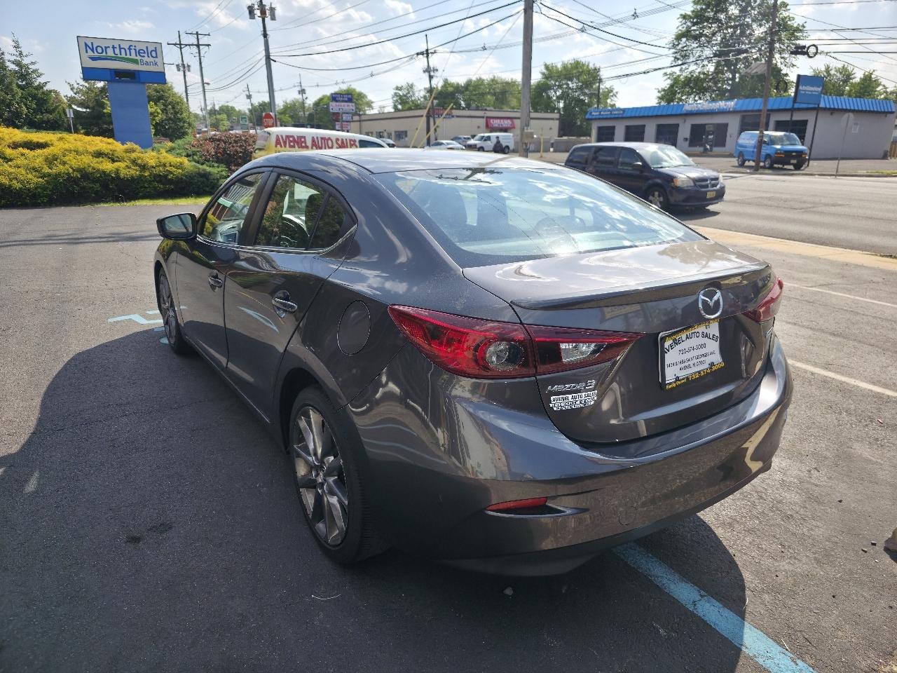 Mazda MAZDA3 s Touring AT 4-Door 2018