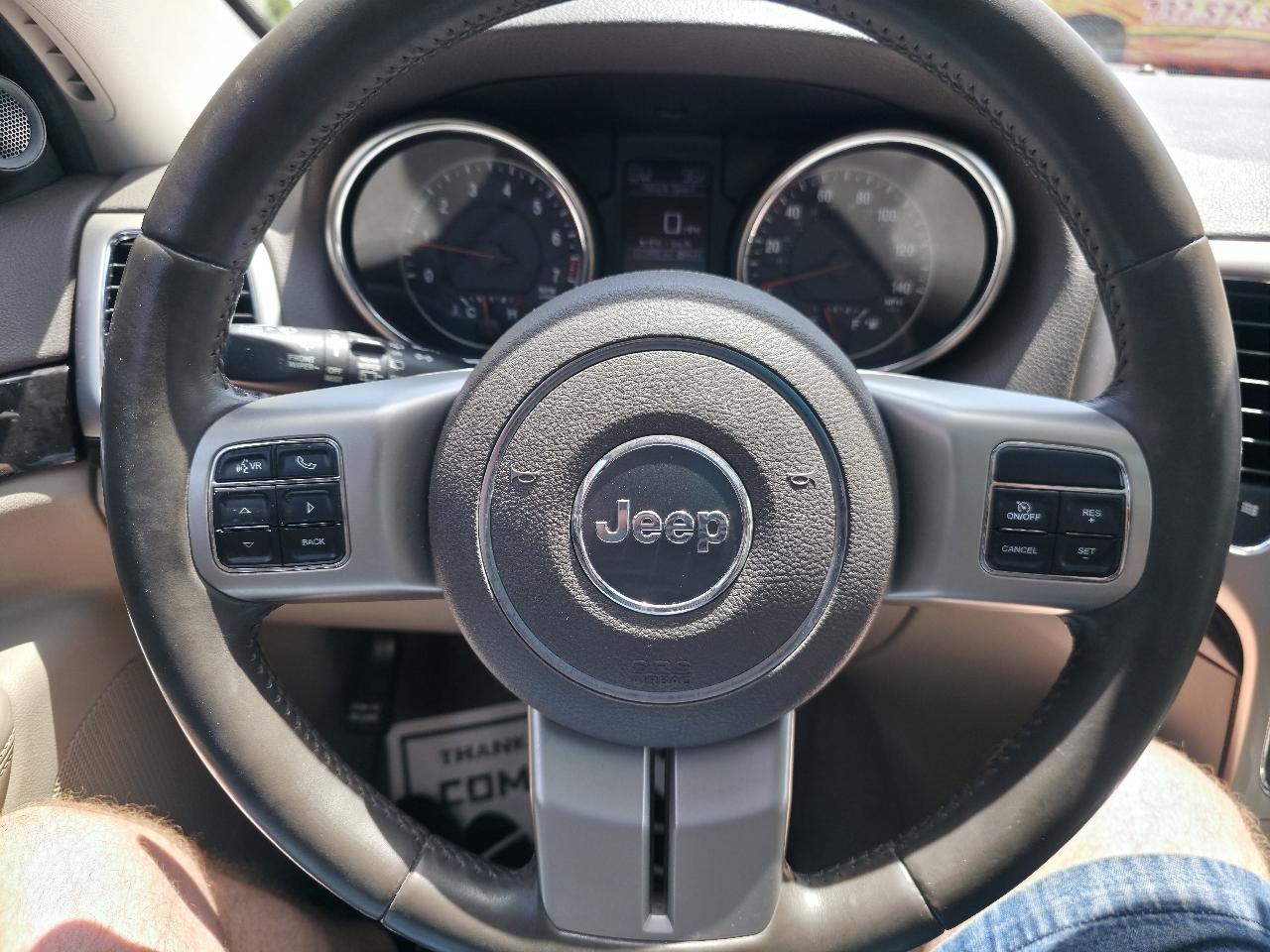 Jeep Grand Cherokee Laredo 4WD 2011