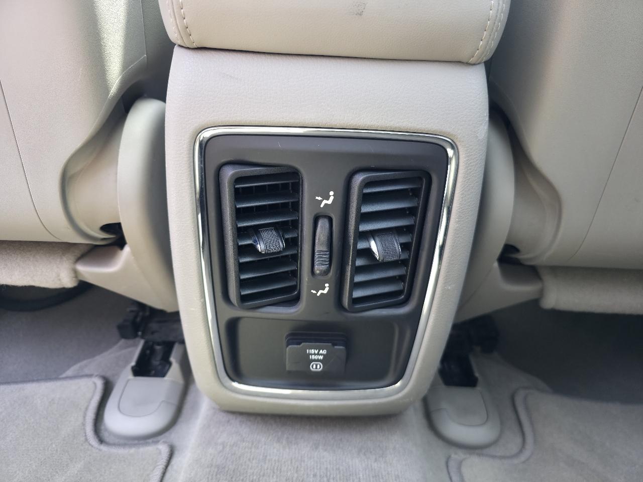 Jeep Grand Cherokee Laredo 4WD 2011