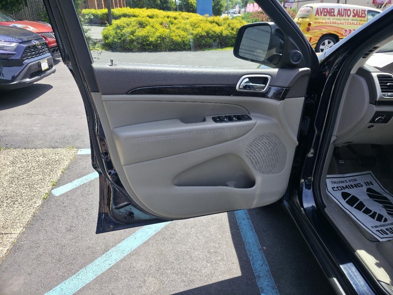 Jeep Grand Cherokee Laredo 4WD 2011