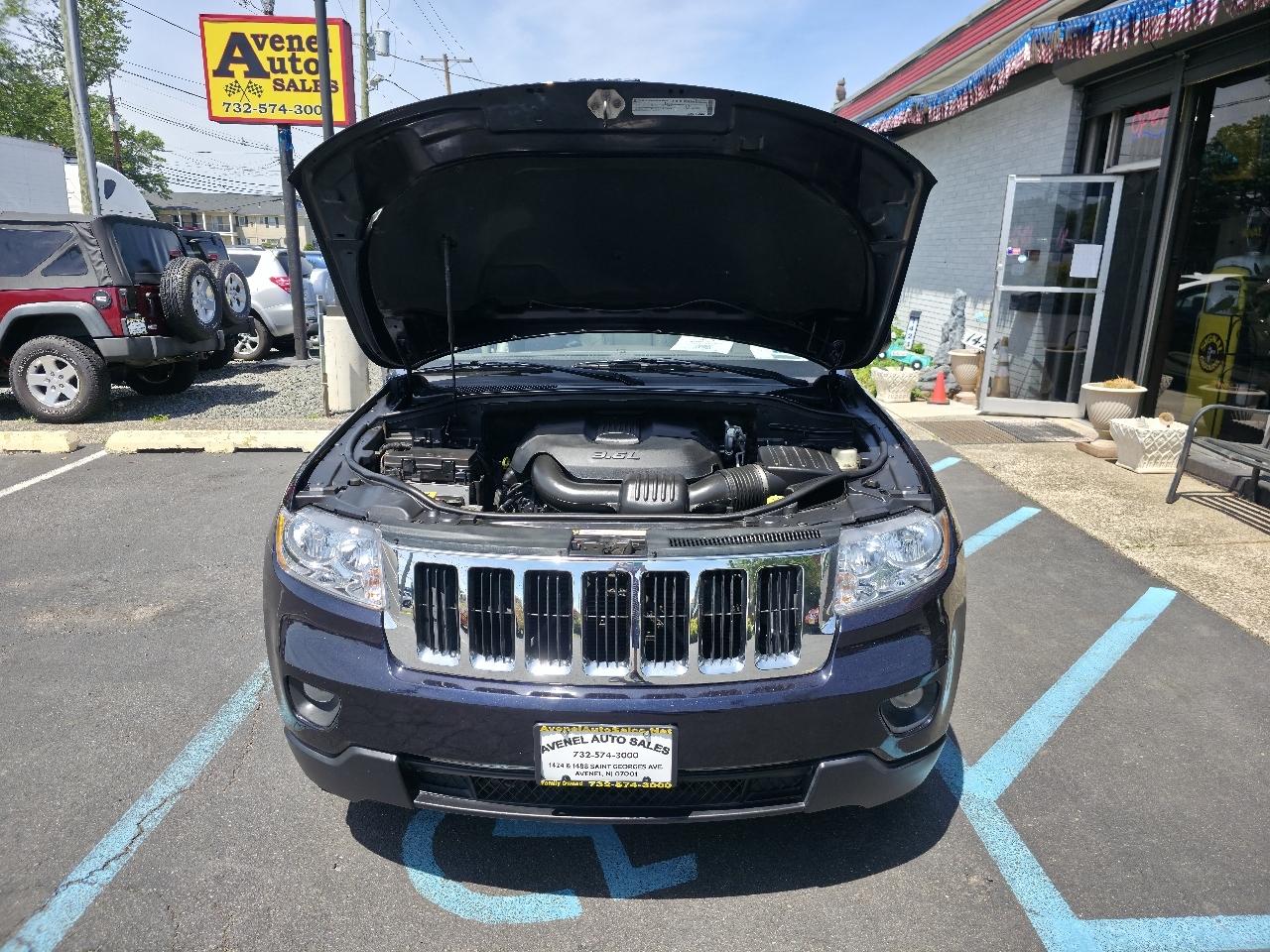 Jeep Grand Cherokee Laredo 4WD 2011