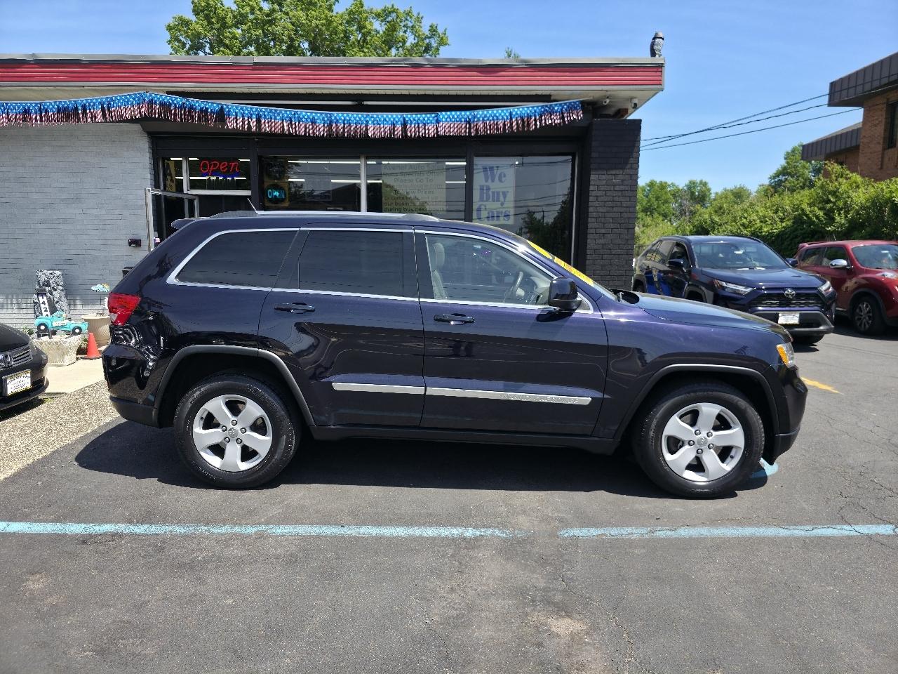 Jeep Grand Cherokee Laredo 4WD 2011