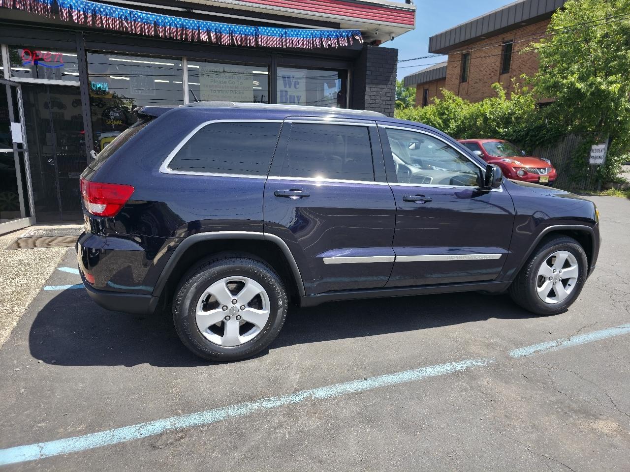 Jeep Grand Cherokee Laredo 4WD 2011
