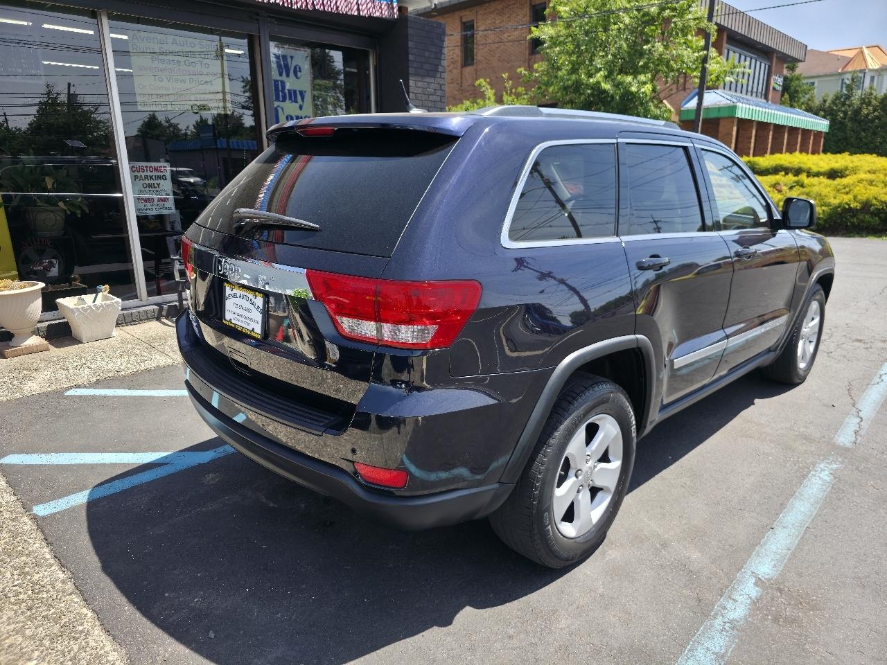 Jeep Grand Cherokee Laredo 4WD 2011