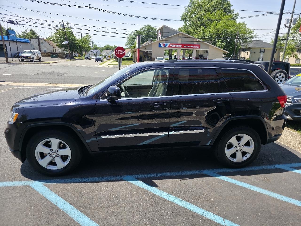 Jeep Grand Cherokee Laredo 4WD 2011