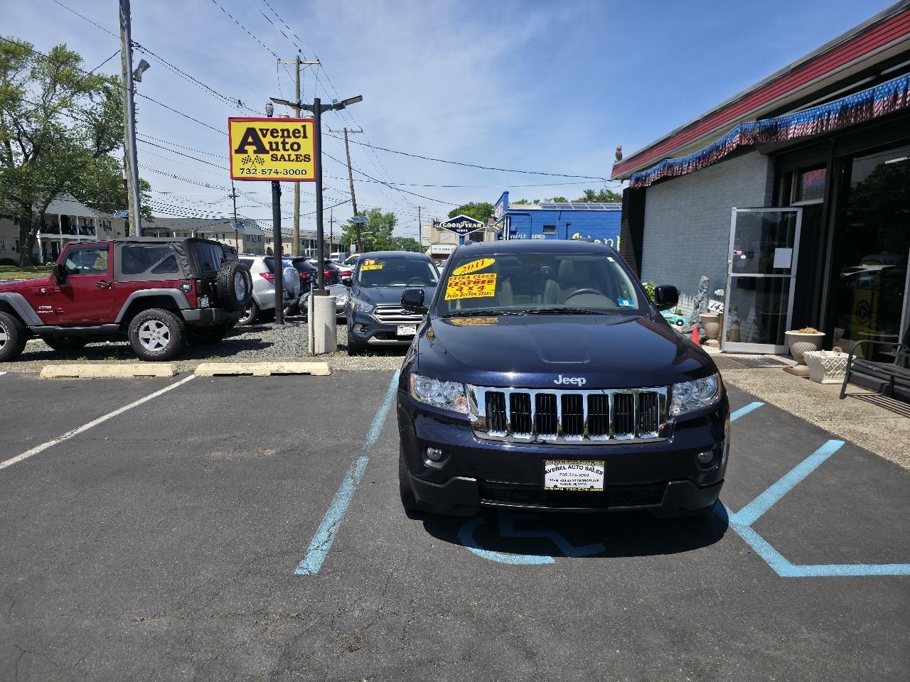 Jeep Grand Cherokee Laredo 4WD 2011