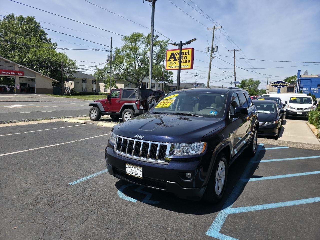 Jeep Grand Cherokee Laredo 4WD 2011