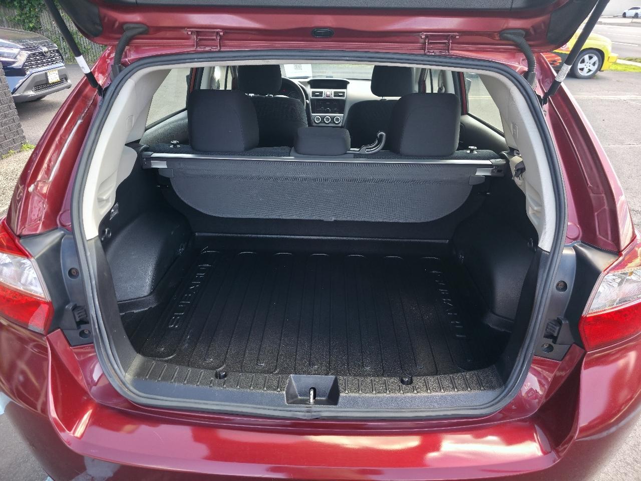 Subaru Impreza 2.0i Premium PZEV 5-Door 2015