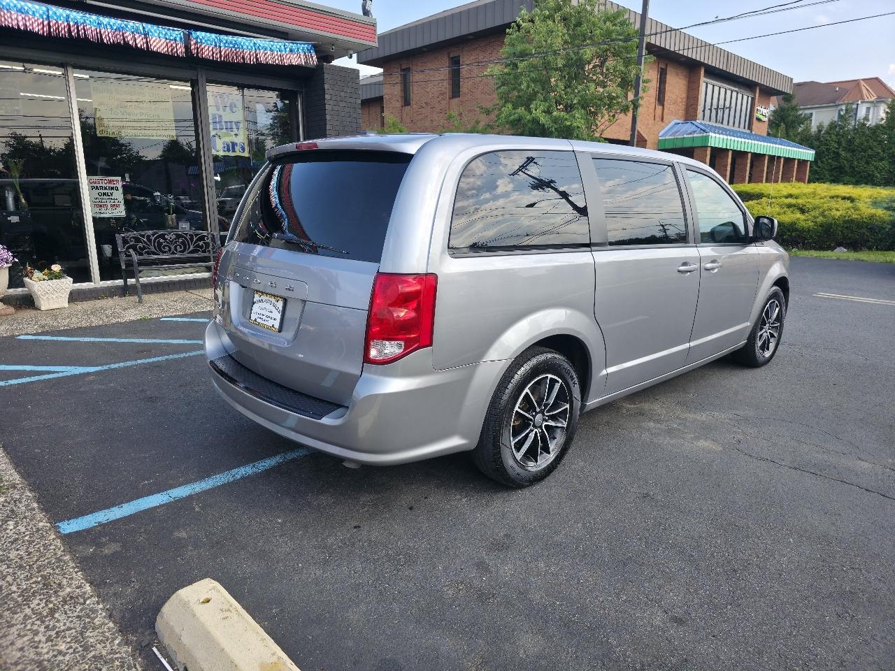 Dodge Grand Caravan SE 2019