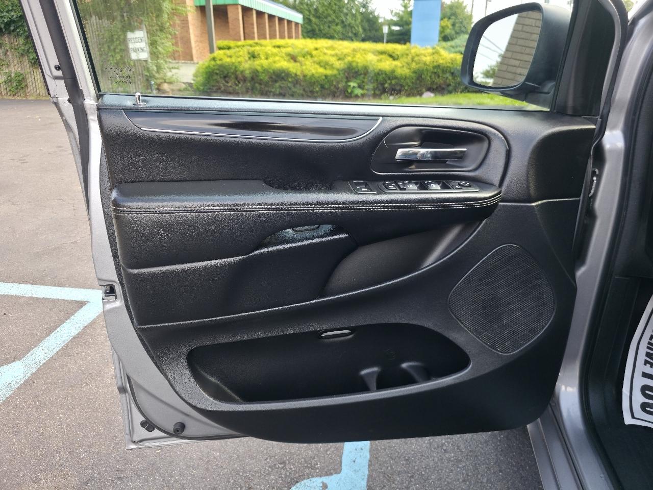 Dodge Grand Caravan SE 2019