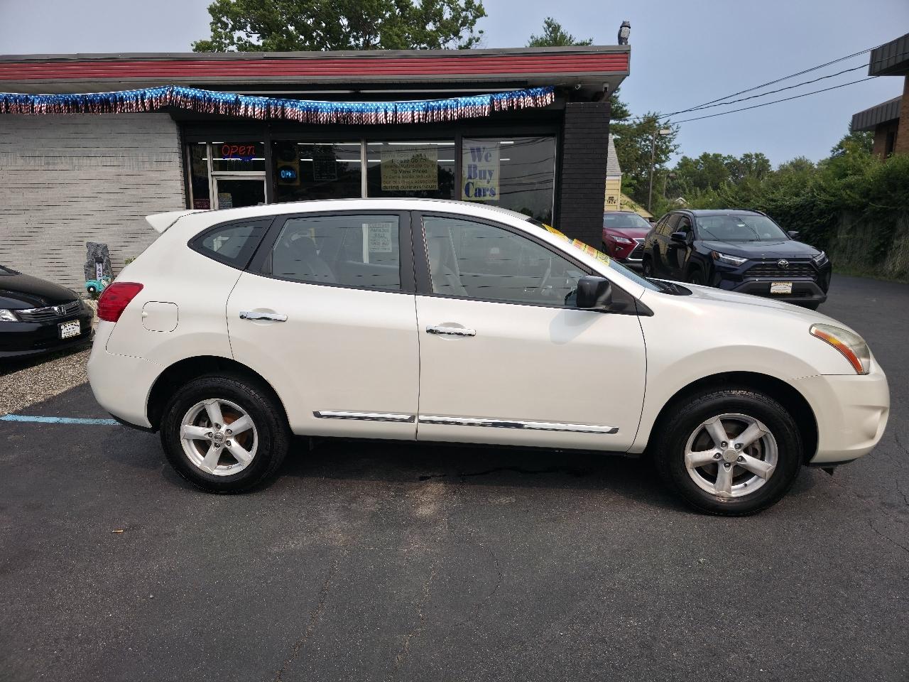 Nissan Rogue S FWD Krom Edition 2011