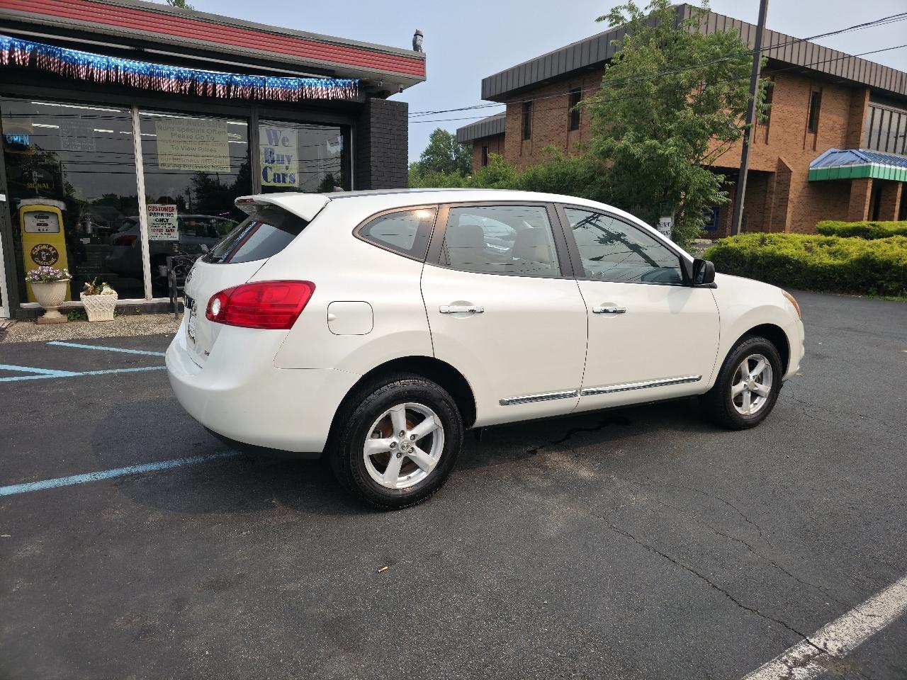 Nissan Rogue S FWD Krom Edition 2011