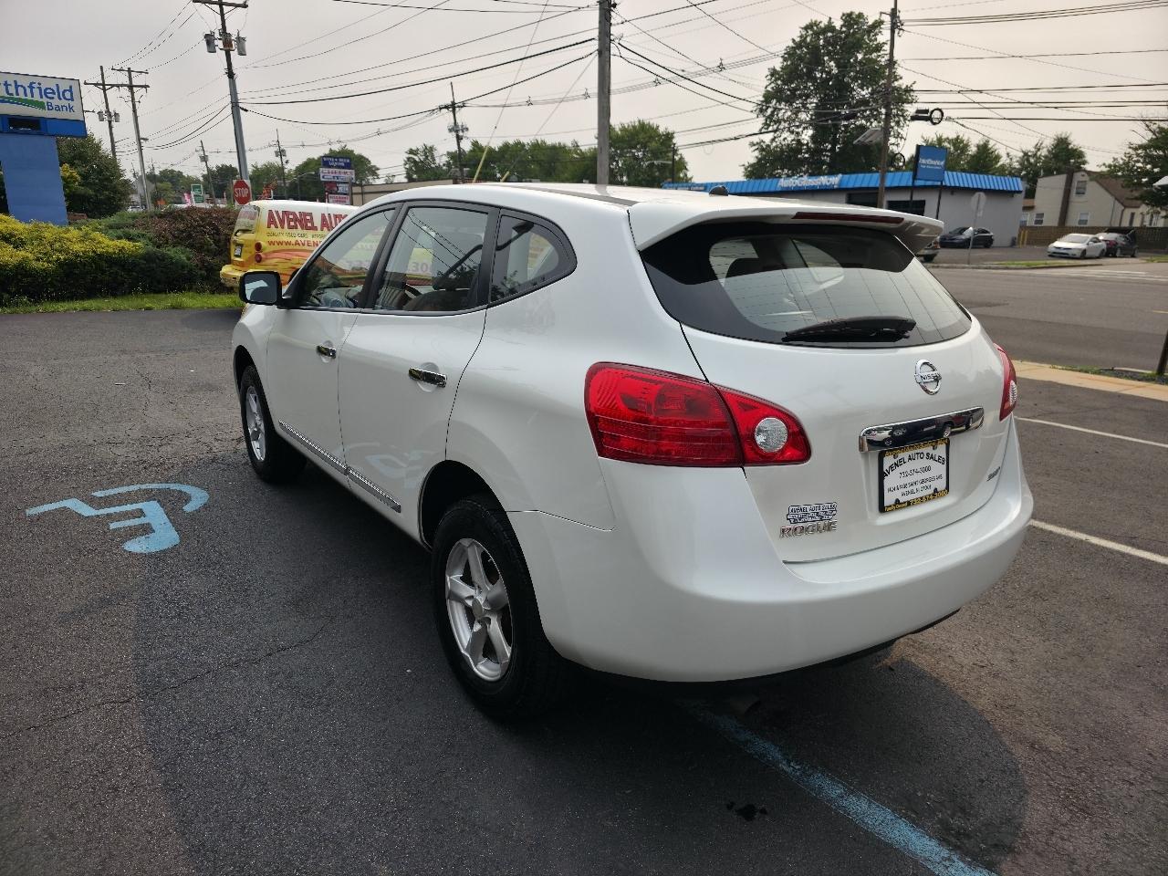 Nissan Rogue S FWD Krom Edition 2011