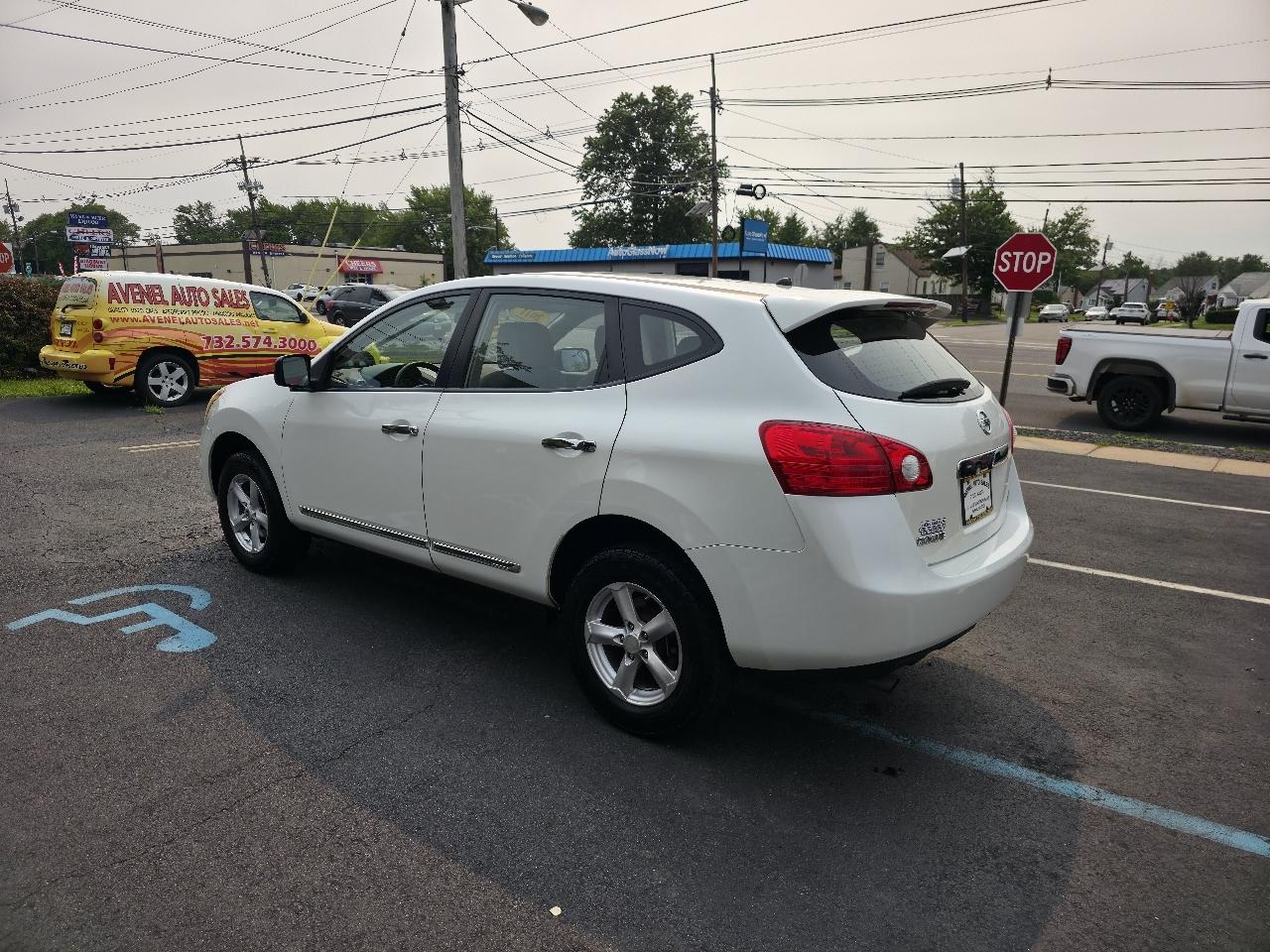 Nissan Rogue S FWD Krom Edition 2011