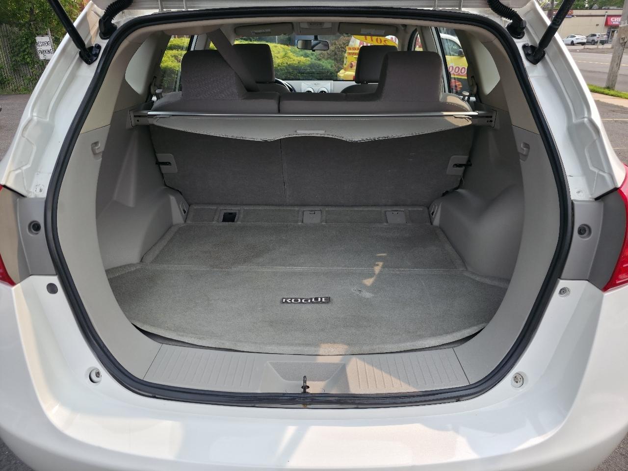 Nissan Rogue S FWD Krom Edition 2011