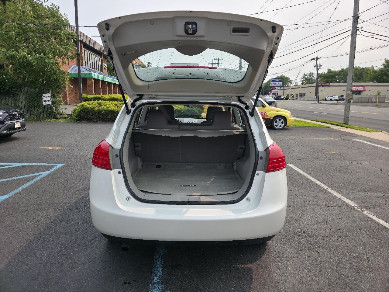 Nissan Rogue S FWD Krom Edition 2011