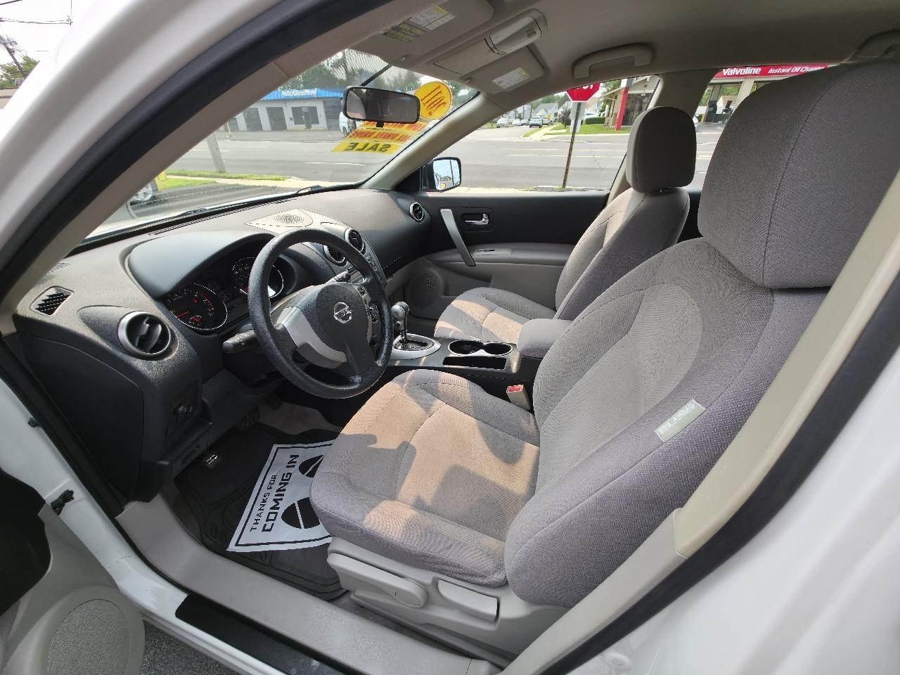 Nissan Rogue S FWD Krom Edition 2011