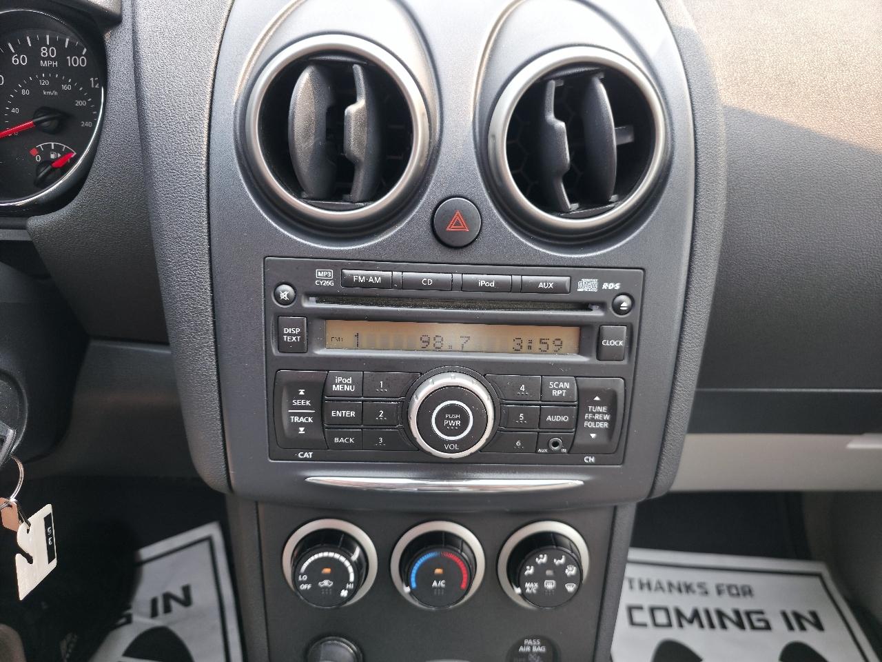 Nissan Rogue S FWD Krom Edition 2011
