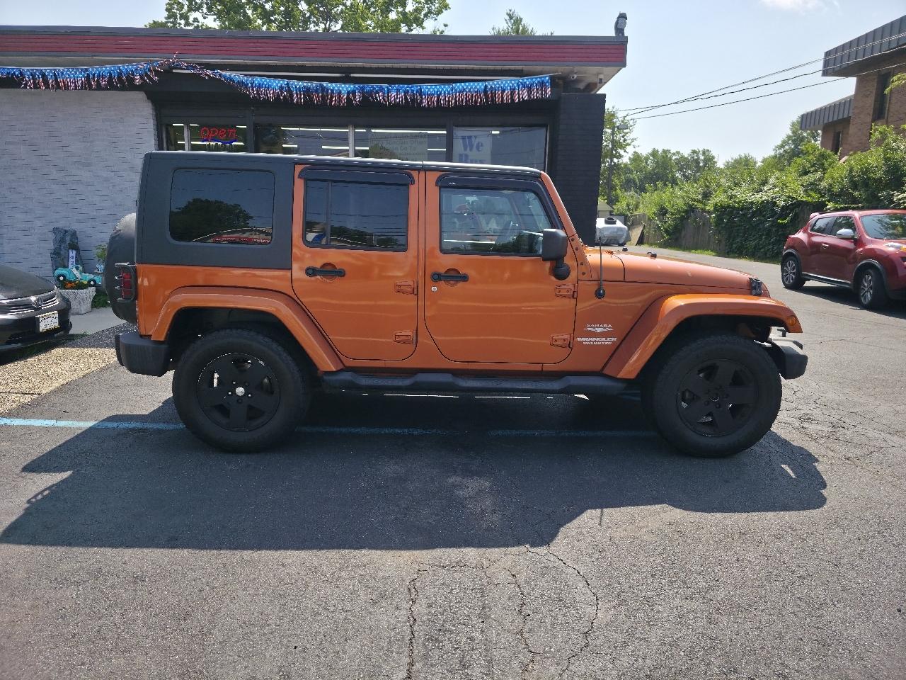 Jeep Wrangler Unlimited Sahara 4WD 2010