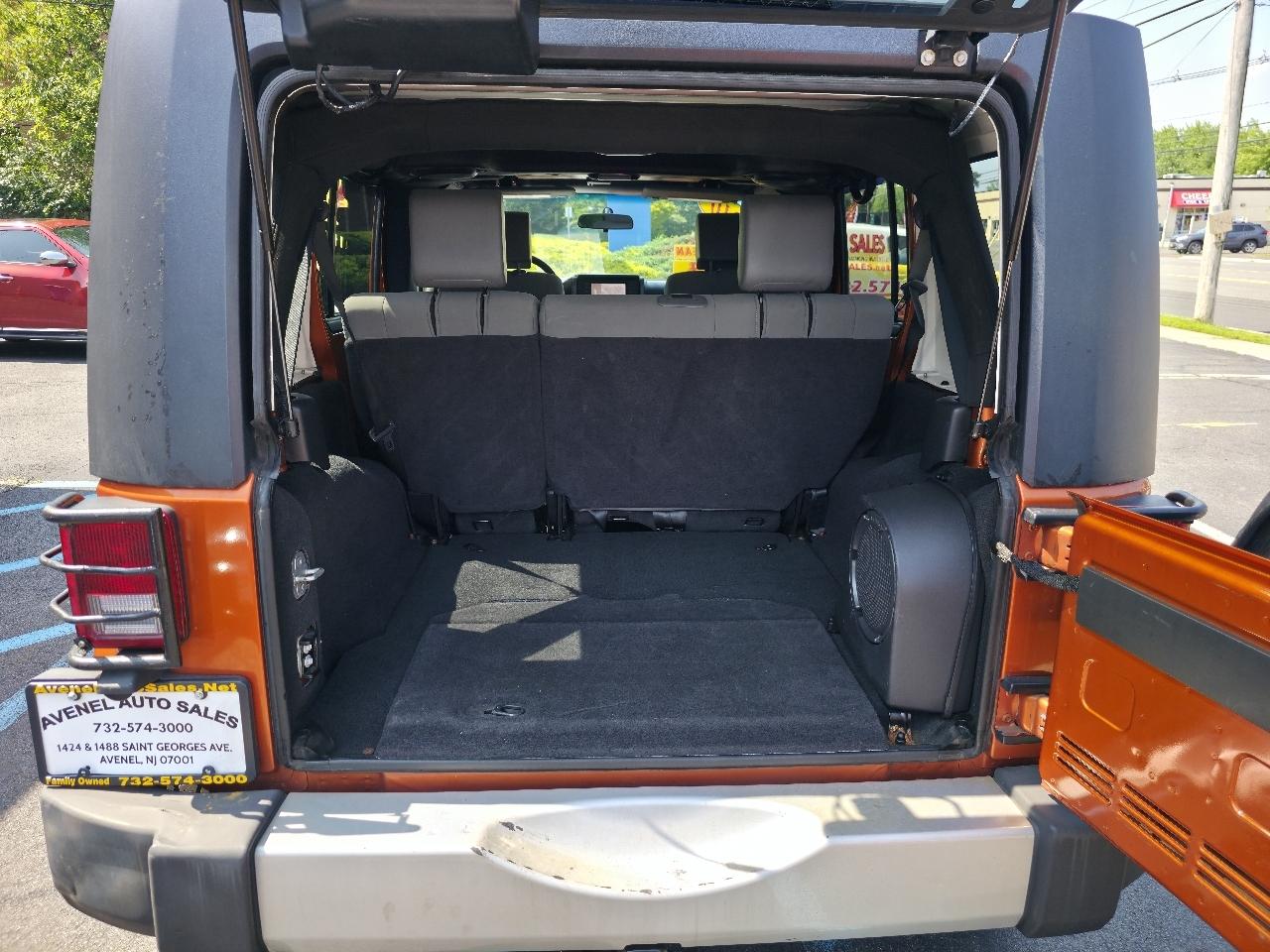 Jeep Wrangler Unlimited Sahara 4WD 2010