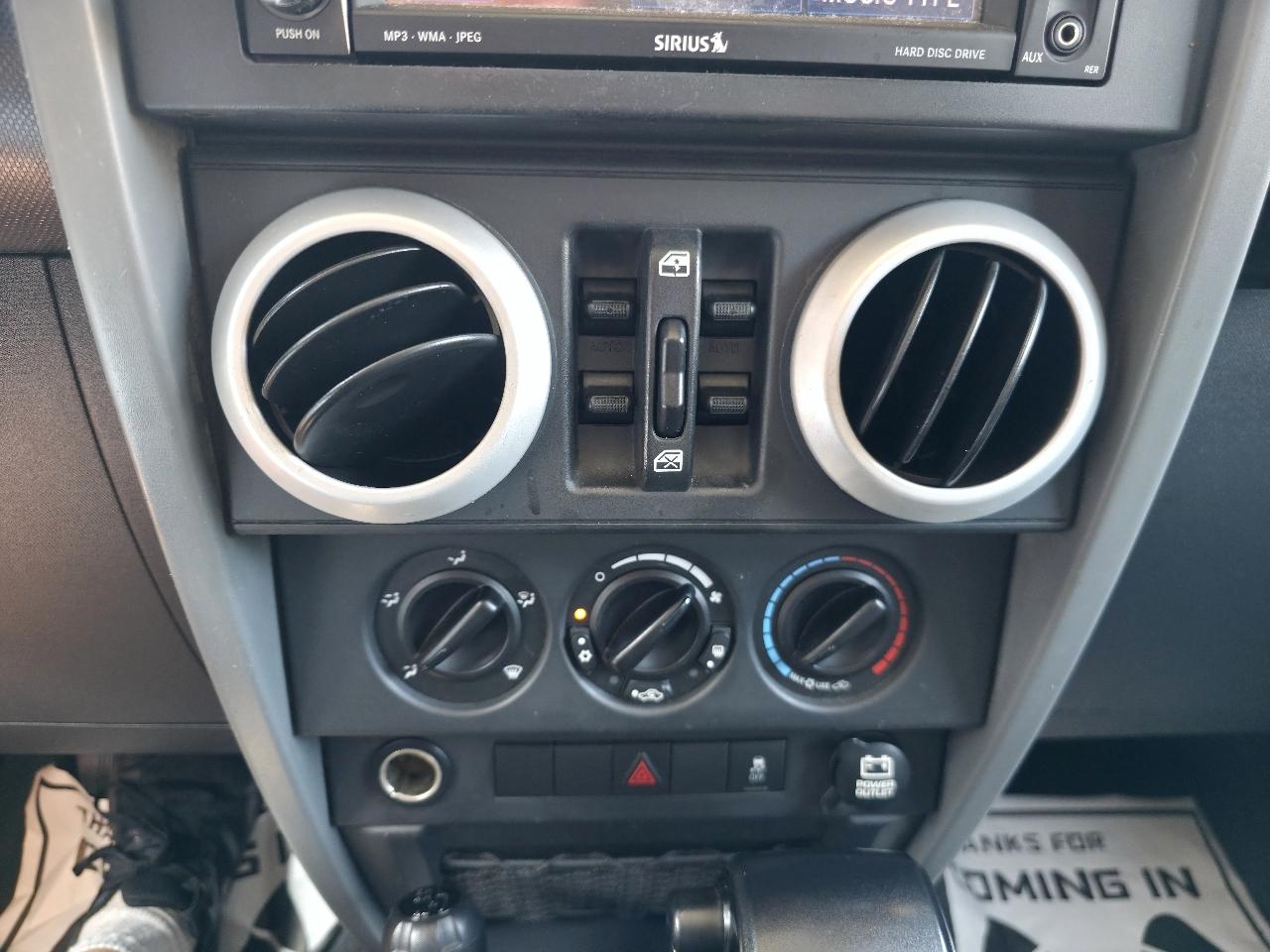 Jeep Wrangler Unlimited Sahara 4WD 2010