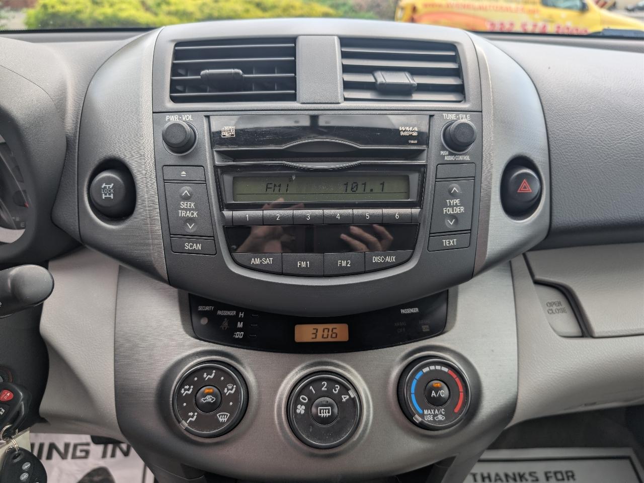 Toyota RAV4 Base I4 4WD 2011