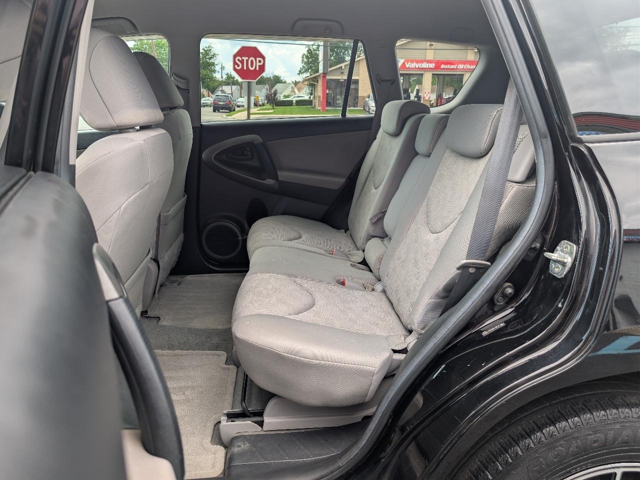 Toyota RAV4 Base I4 4WD 2011