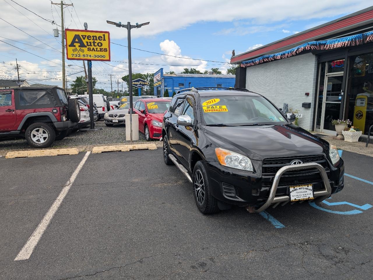 Toyota RAV4 Base I4 4WD 2011