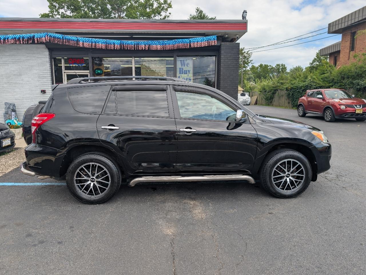 Toyota RAV4 Base I4 4WD 2011