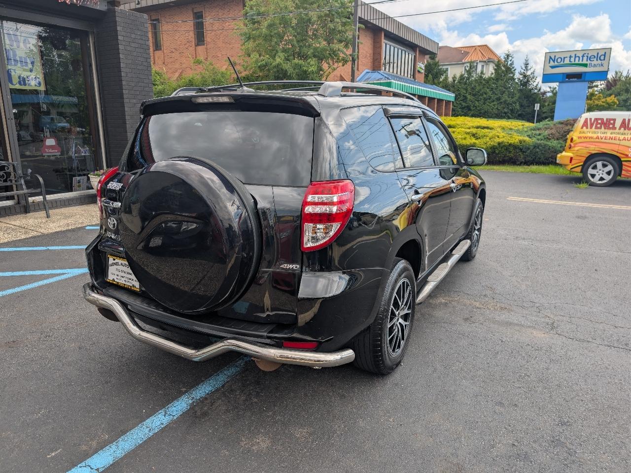 Toyota RAV4 Base I4 4WD 2011