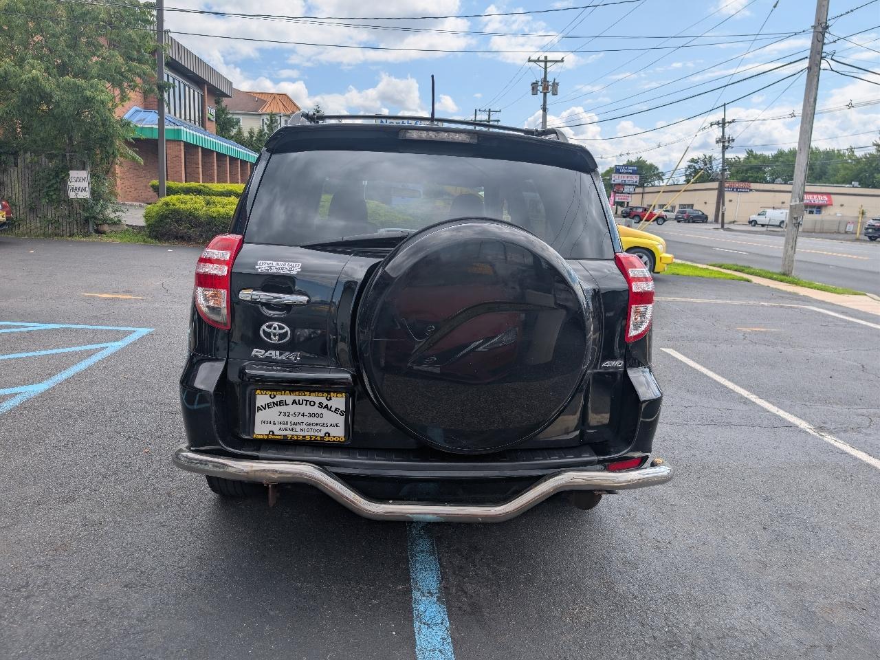 Toyota RAV4 Base I4 4WD 2011