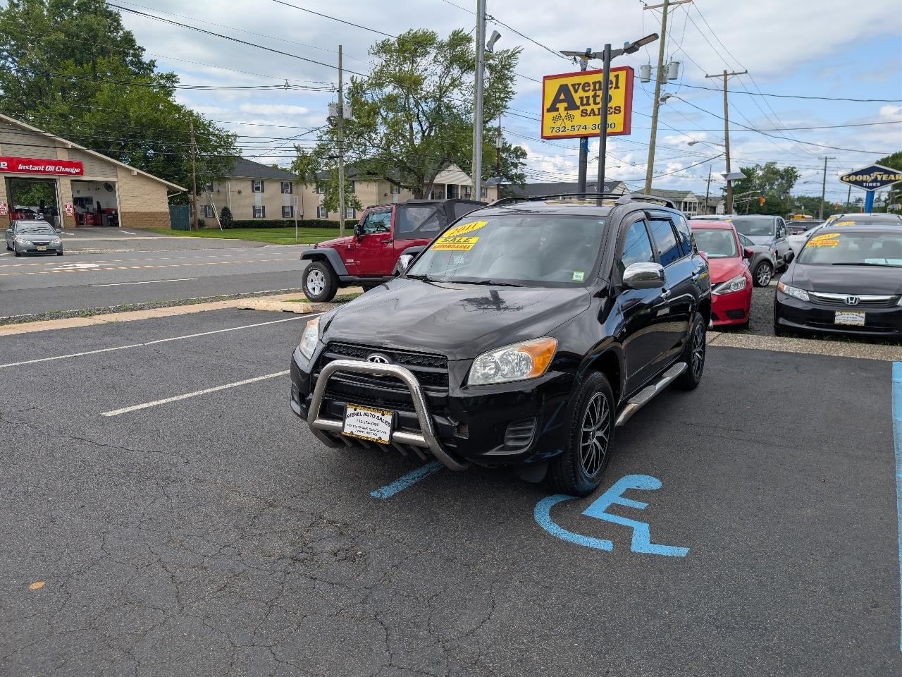 Toyota RAV4 Base I4 4WD 2011