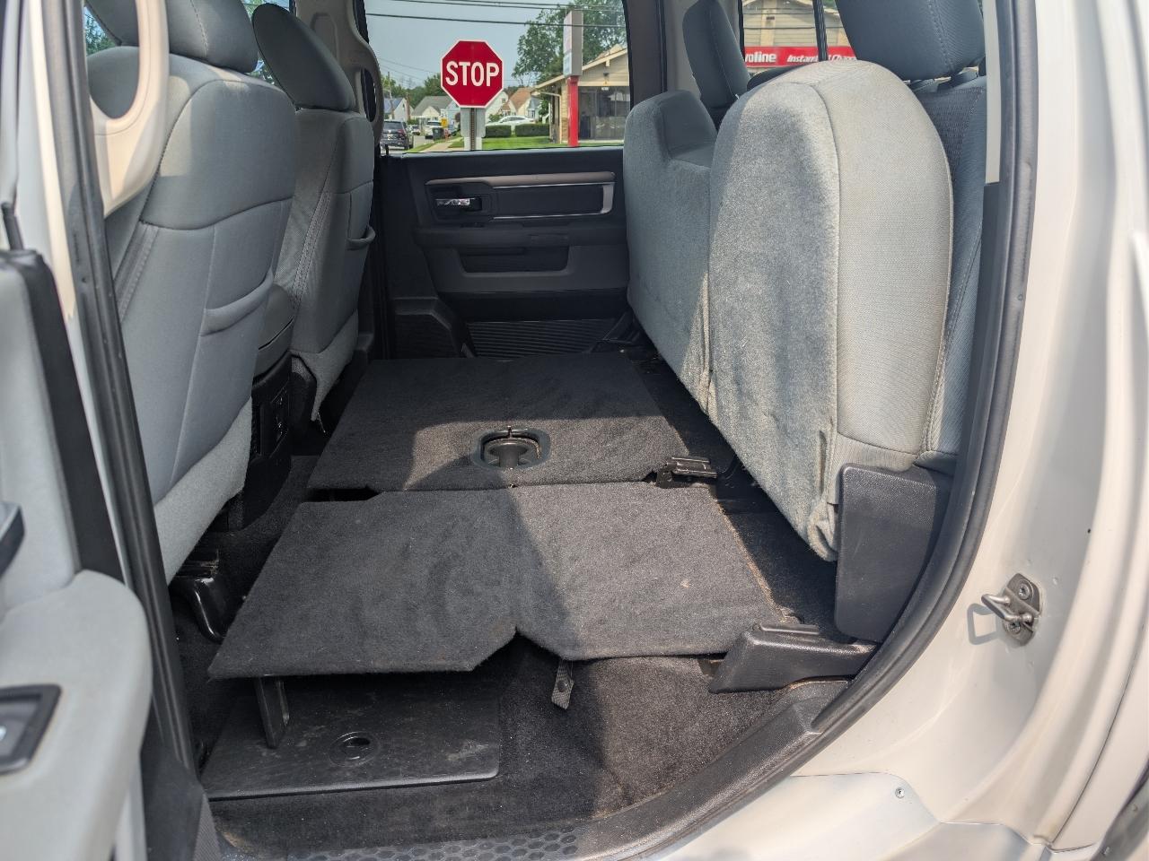 RAM 1500 SLT Crew Cab SWB 4WD 2016