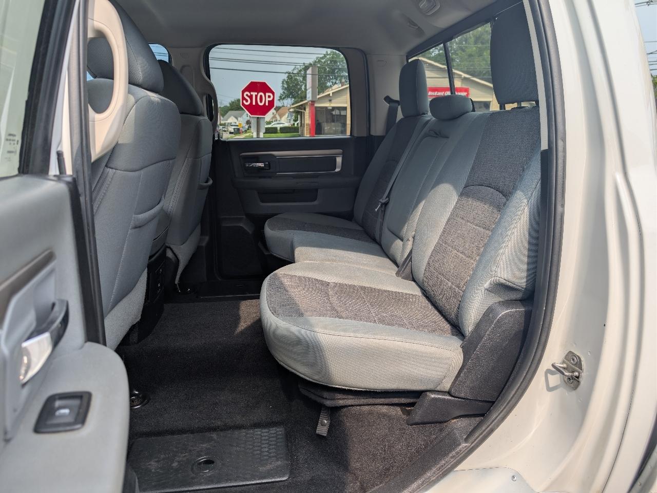 RAM 1500 SLT Crew Cab SWB 4WD 2016