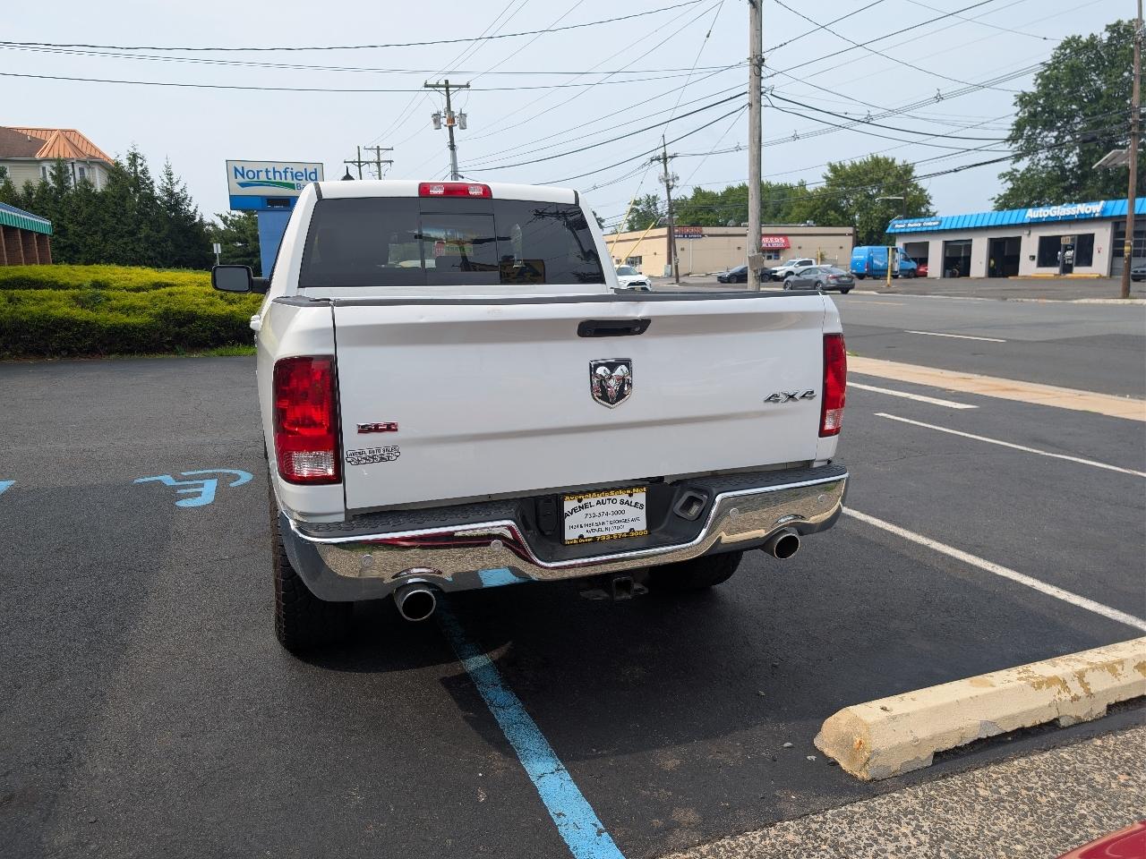 RAM 1500 SLT Crew Cab SWB 4WD 2016