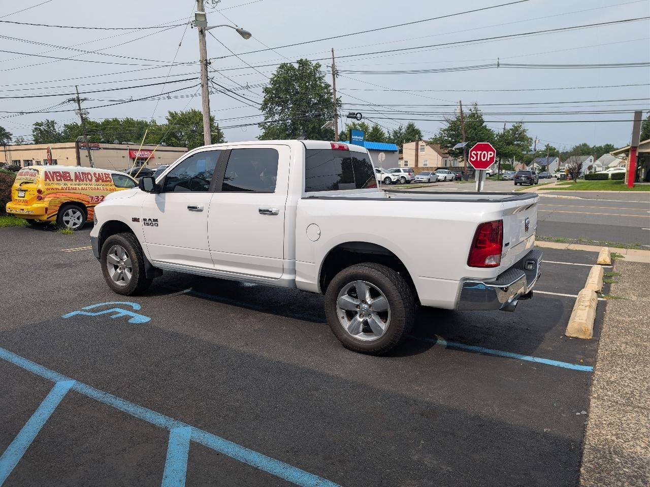 RAM 1500 SLT Crew Cab SWB 4WD 2016